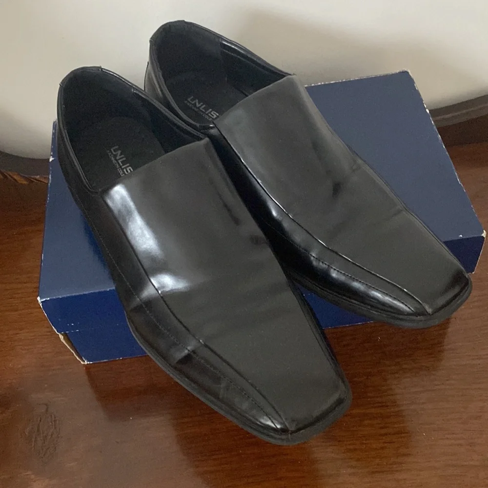 14;09 - Kenneth Cole Unlisted Slip on Loafers